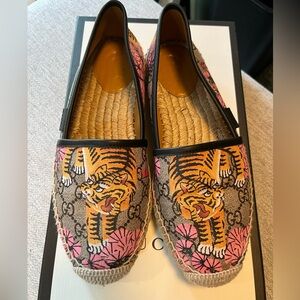 Gucci supreme monogram espadrille flats 7.5 tiger cherry blossoms